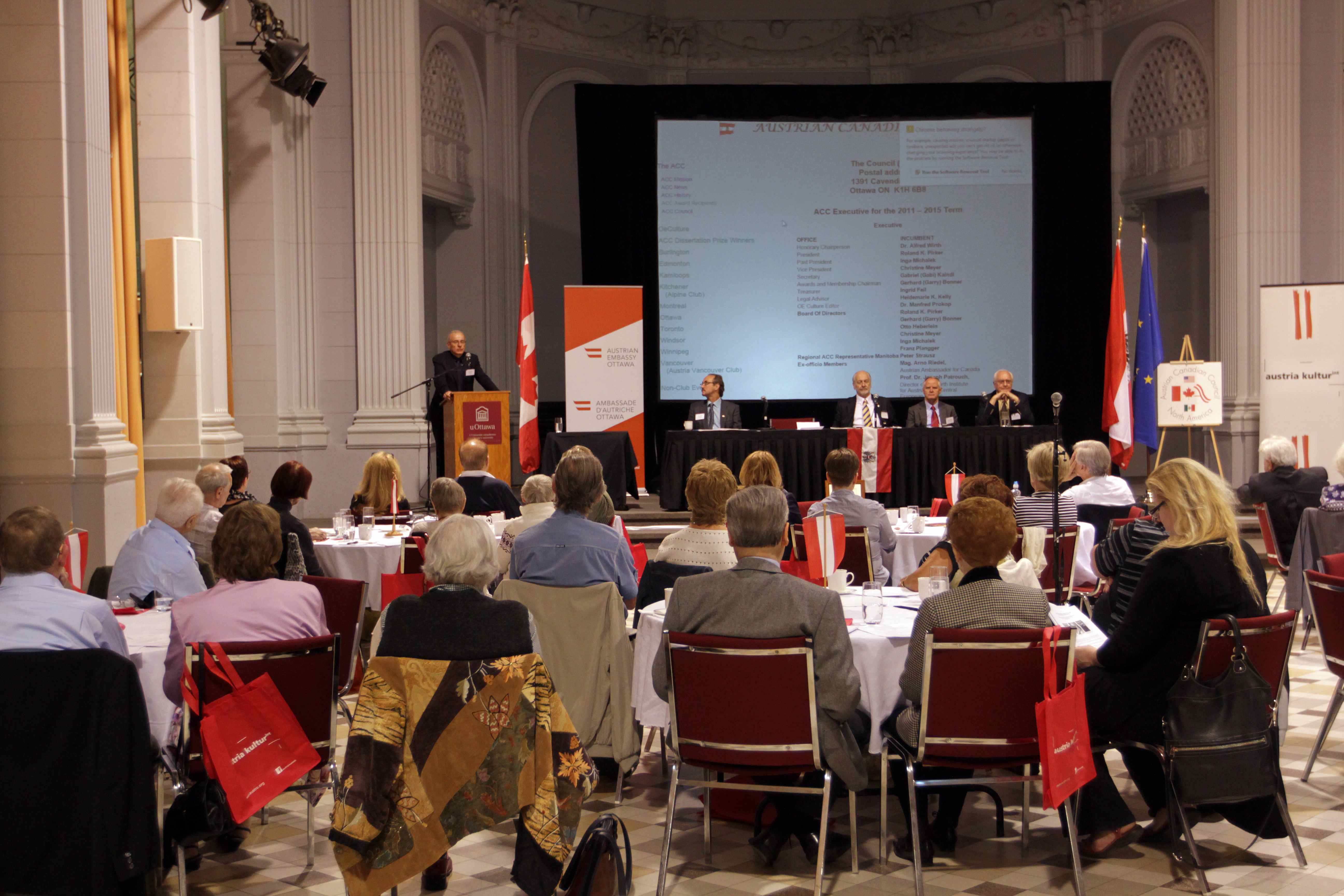 Dr. Gärtner addresses the symposium